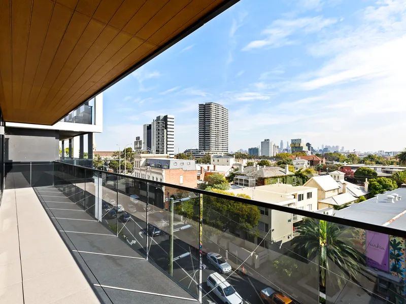 Combining Supremely Spacious Interiors with High End Finishes