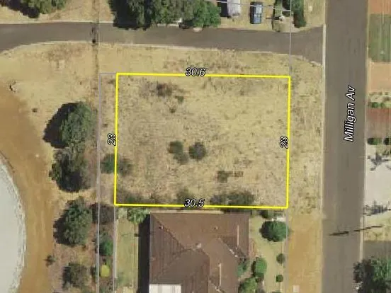 BUILD YOUR DREAM HOME ON THIS SPACIOUS BLOCK!