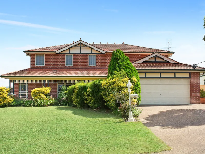 GRAND FAMILY HOME