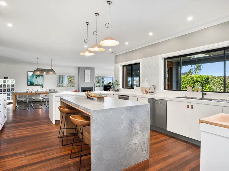 Stylish and Spacious Family Entertainer