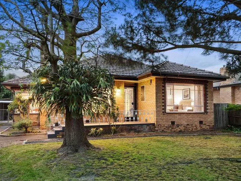 Spacious 4 Bedroom home in Chadstone