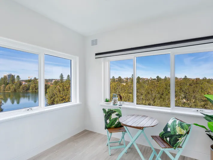 Stylish, renovated apartment with impressive views (pet freindly!)