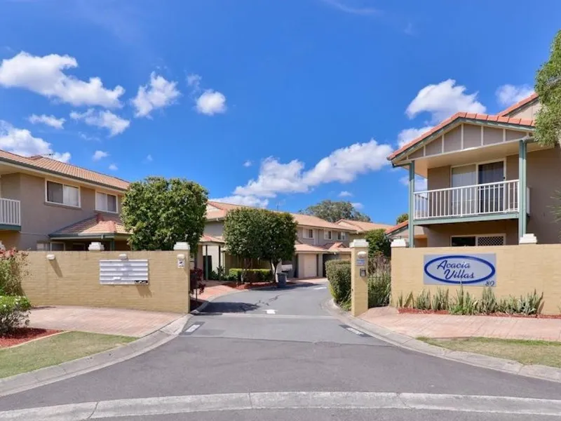 Large 3 Bedroom Townhouse with Air Condition-$360 per week