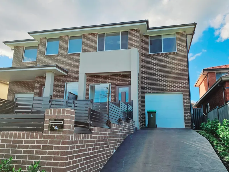 LIKE NEW DUPLEX!