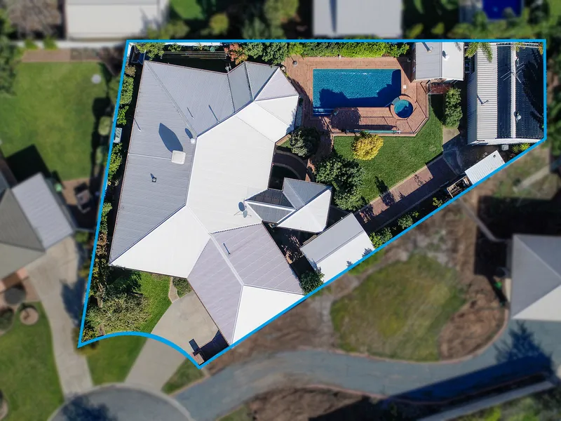 Complete Package, Court Location !