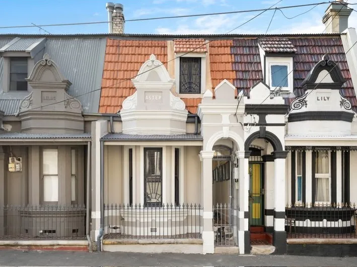 Iconic Terrace With Charming Character... Walk To Everything