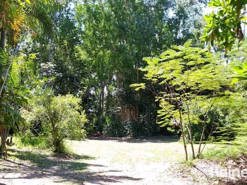 8000m2 Block 5 Minutes from Beach