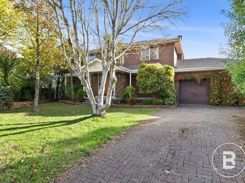 SPACIOUS UPDATED FAMILY HOME IN QUIET COURT IN ALFREDTON