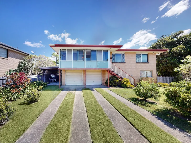 Deceased estate...Renovation enthusiasts or Development opportunity