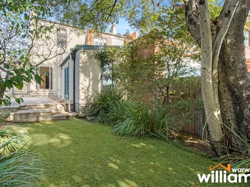 STYLISH LIVING & A CONTEMPORARY FLAIR