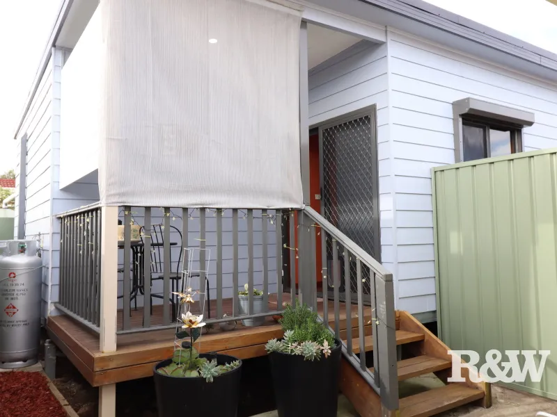 COZY GRANNY FLAT!