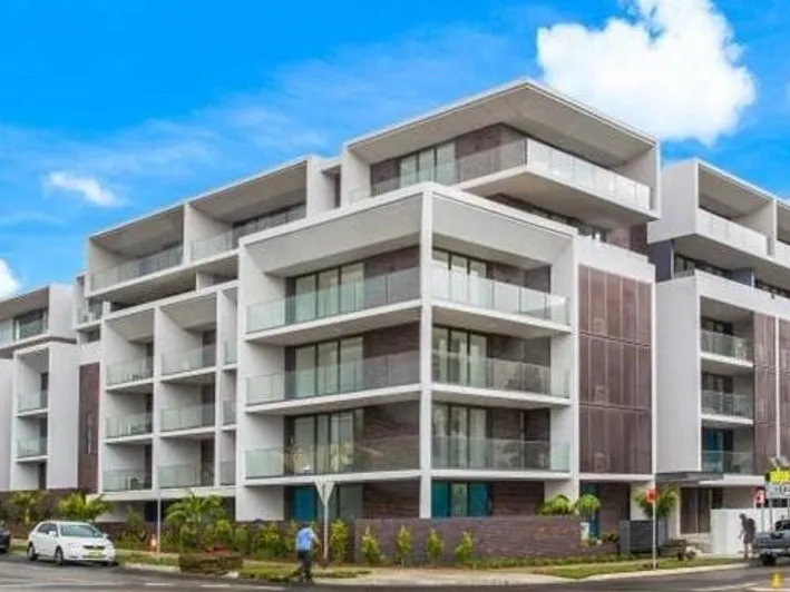 Spacious modern security one bedroom apartment with parking