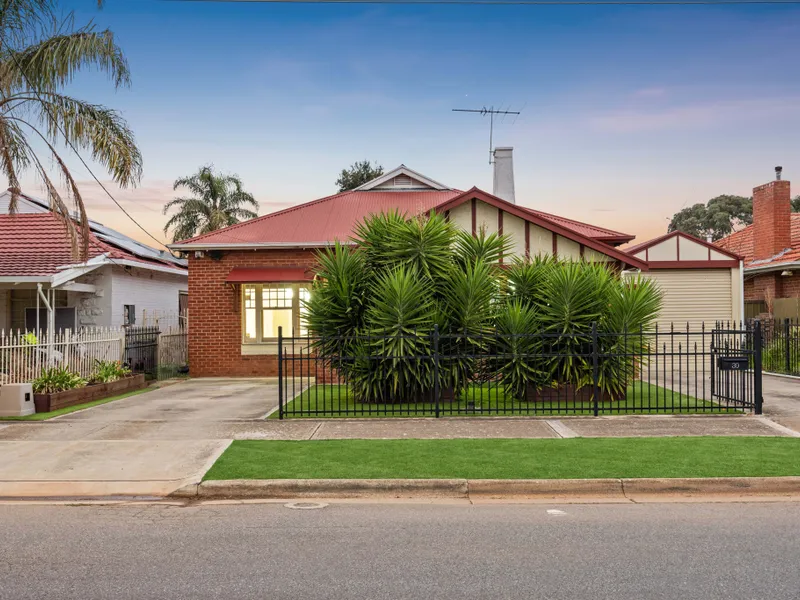 A Beautiful Bungalow - Ideal For Family Living!