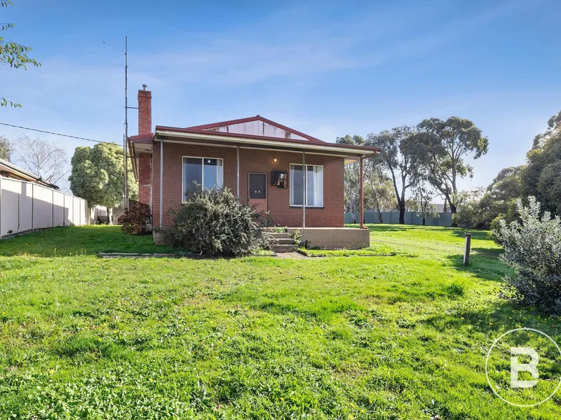 THREE BEDROOM HOME IN MINERS REST WITH SHEDDING AND LAND