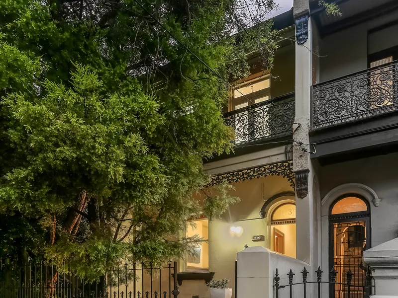 Grand terrace in blue ribbon location