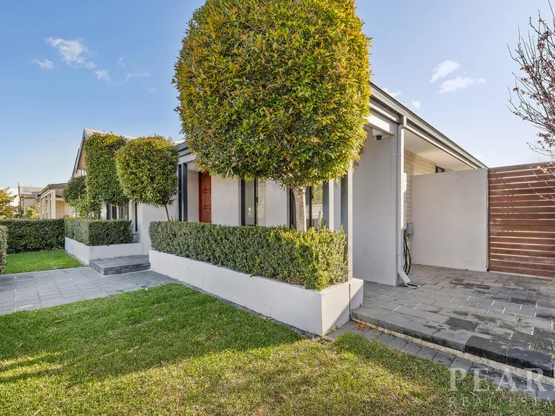 Contemporary Home In Fantastic Location!