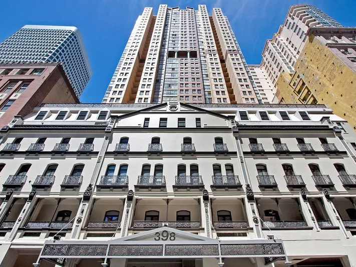 A Stunning East Facing Three Bedroom City Pad Within 