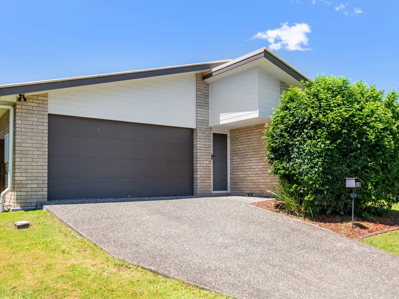 FANTASTIC MODERN FAMILY HOME - SENSATIONAL LOCATION!