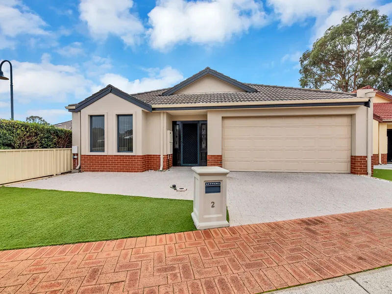A Spacious Home with  a Park Outlook