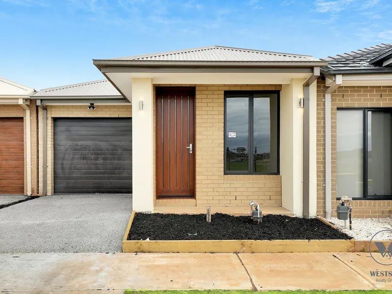 Stylish Comfort : Brand New Property Featuring Upgraded Kitchen and Comfortable Living!!!