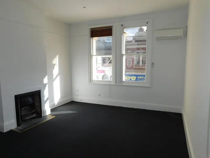 RENOVATED SHOP TOP APARTMENT / OFFICE