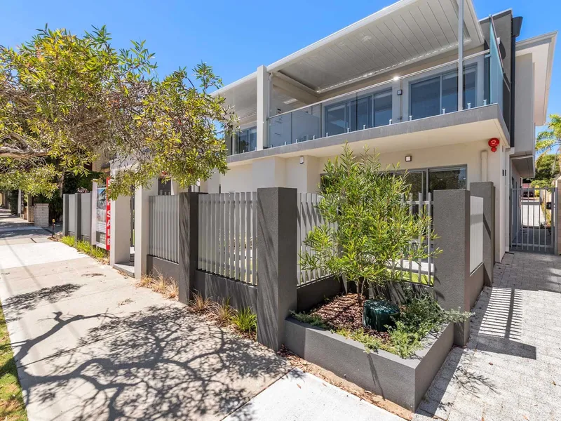 Modern Apartment With HUGE Entertaining Terrace