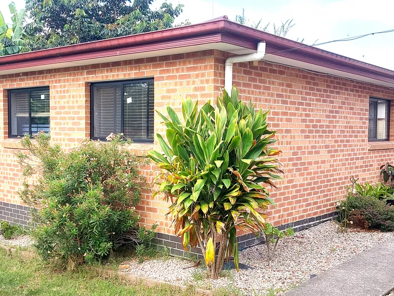 Beautiful Villa in a quiet location with off street parking