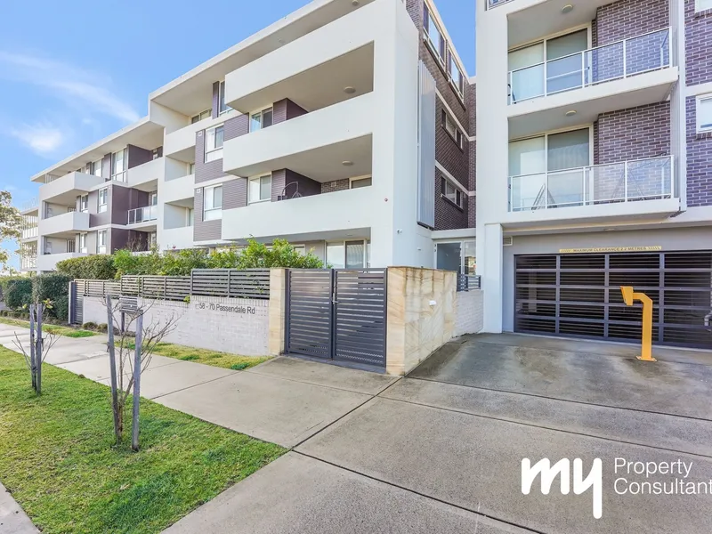 SLEEK AND MODERN WITH COURTYARD AND CLOSE TO YOUR EVERY NEED