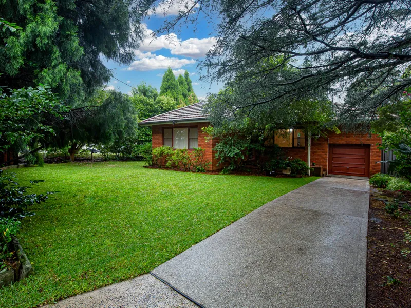 Neat As A Pin And Close To All Amenities 