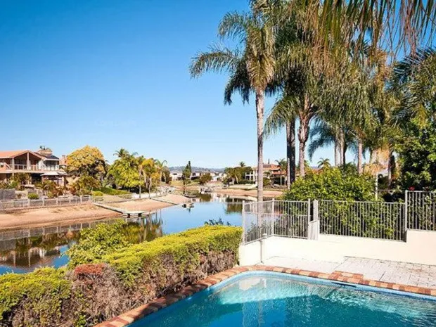 Great Waterfront Family Home