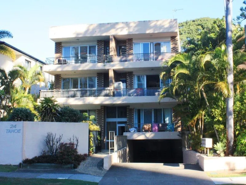 2 Bedroom 2 Bathroom Unfurnished Refurbished Apartment Only 250 Meters to the Beach!
