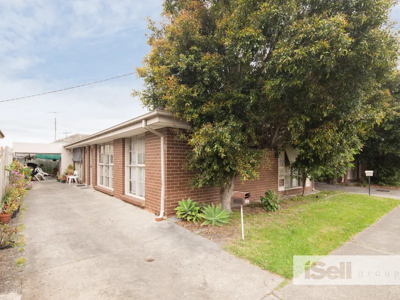 2 Bedroom Unit- Springvale Central!