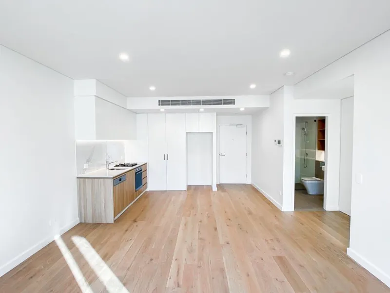 Nearly new & Practical 1 BD Apt in a perfect location of Erskineville