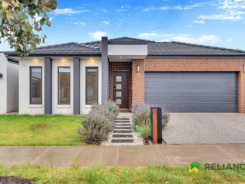 Impressive 4-bedroom house in the heart of Tarneit!!