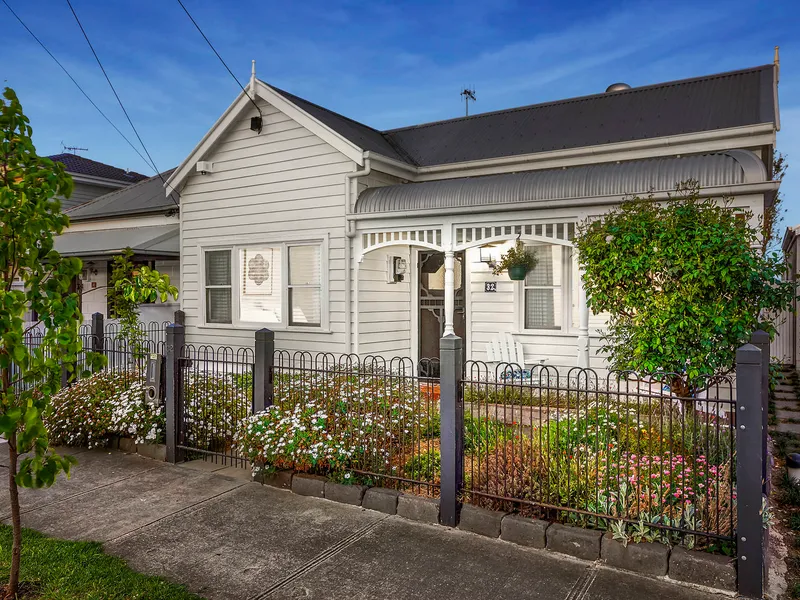 ONLY SUITABLE FOR INVESTORS CURRENTLY RETURNING $800 PER WEEK 12 MONTH LEASE EXPIRING 06/12/2021