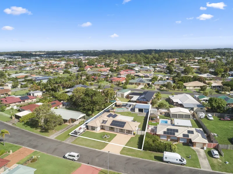 SPRAWLING FAMILY HOME WITH SIDE ACCESS, POOL AND SHEDS