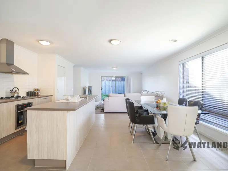 4 Bedroom House in Point Cook with Fantastic City View