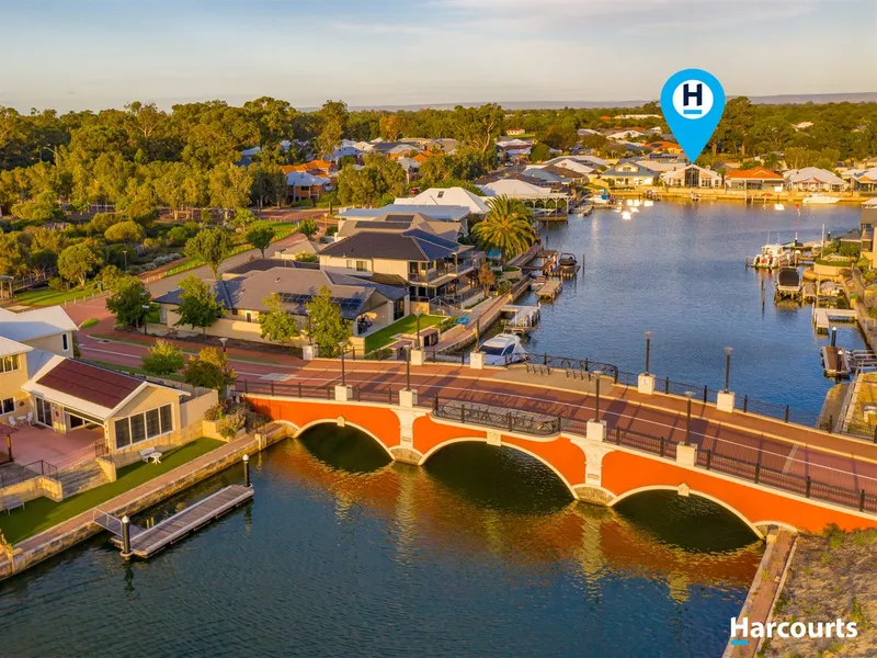 Magnificent Canal Views