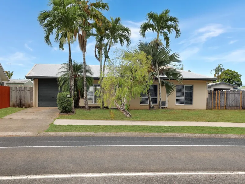 Fully Airconditioned - Side Access - Extra Carport - Close to St'Therese's School