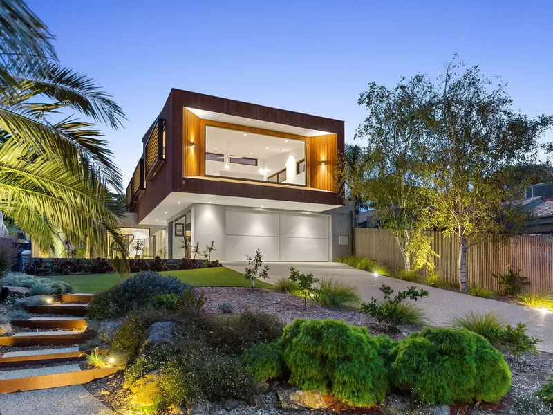 MODERN COASTAL MASTERPIECE