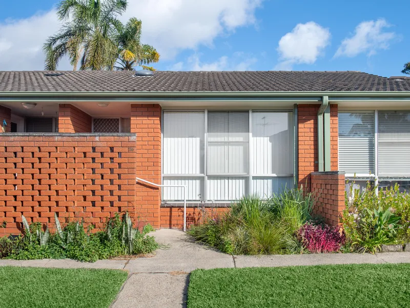 Perfectly Presented over 55’s Villa