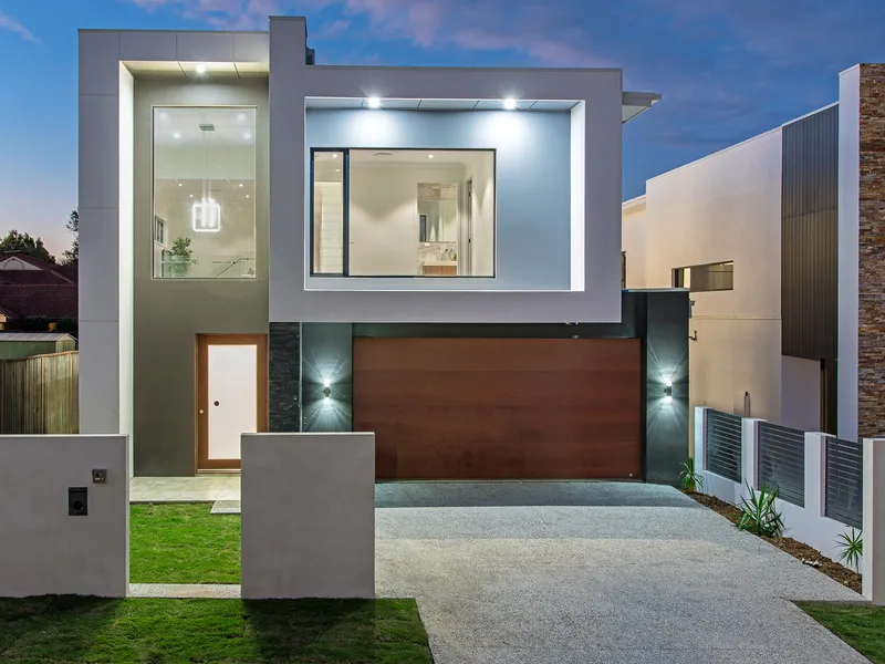 Brand New luxury Customize House or Land opportunity in a tightly held area 