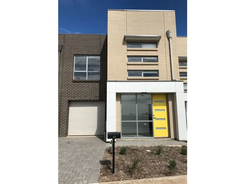 What are you waiting for - Beachside Townhouse 