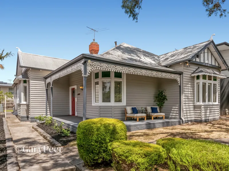 Spacious Edwardian family entertainer