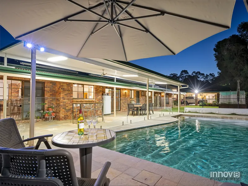 Expansive Upmarket Family Residence On A Monstrous 2030m2 Allotment – You Won’t Believe That A Property Like This Even Exists!