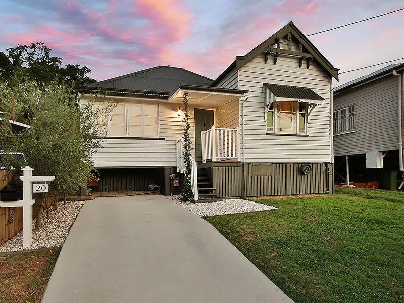 YOUR DREAM COTTAGE…COMPLETELY RENOVATED