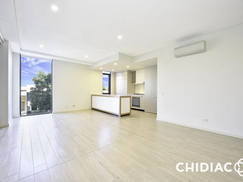 Large winter balcony | Floorboards | Two car spaces