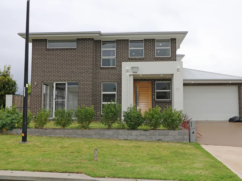 STUNNING FAMILY HOME
