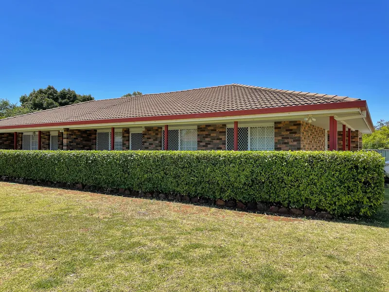 Easy living duplex in Eastridge