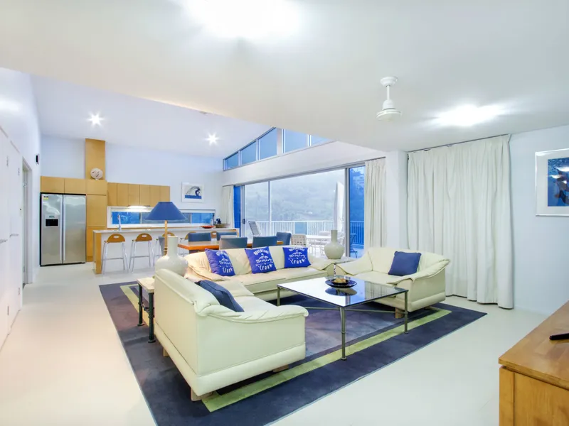 Penthouse Living In The Heart Of Airlie Beach